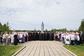 Духовенство и прихожане храмов Богоявленского благочиния совершили паломничество в Свято-Троицкую Сергиеву Лавру