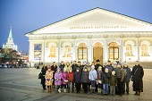 Учащиеся Воскресной школы при храме святителя Николая в Покровском и ученики школы № 354 имени Д.М.Карбышева посетили выставку