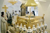 В Великий понедельник Предстоятель Русской Церкви совершил молебен на начало чина мироварения