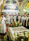 Архиепископ Истринский Арсений совершил парастас у гробницы приснопамятного Святейшего патриарха Алексия II